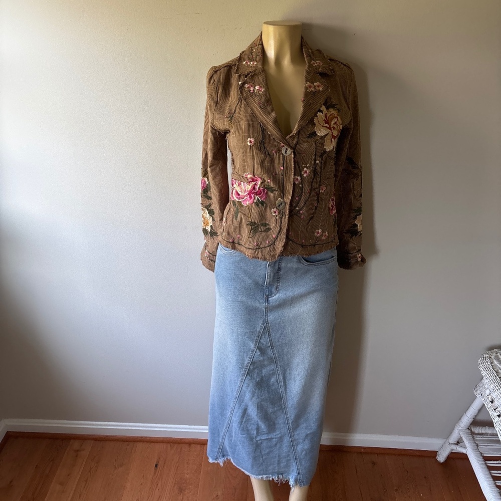 Paparazzi Floral Embroidered Blazer in Brown